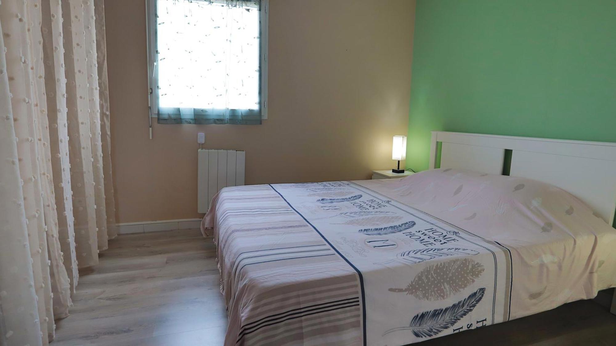 Appart T2 Dans Residence Calme Parking Prive Gratuit Miramas Extérieur photo