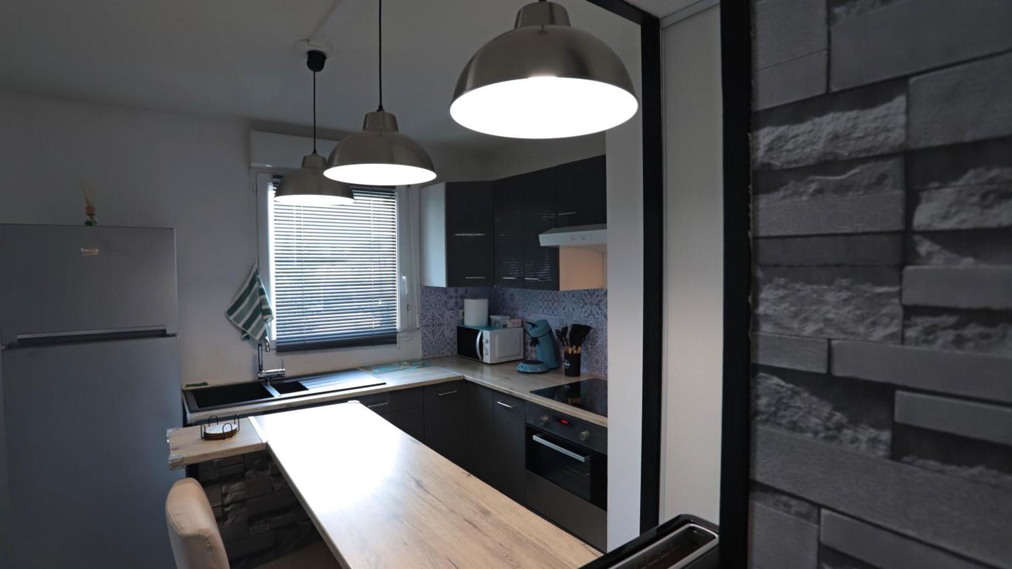 Appart T2 Dans Residence Calme Parking Prive Gratuit Miramas Extérieur photo