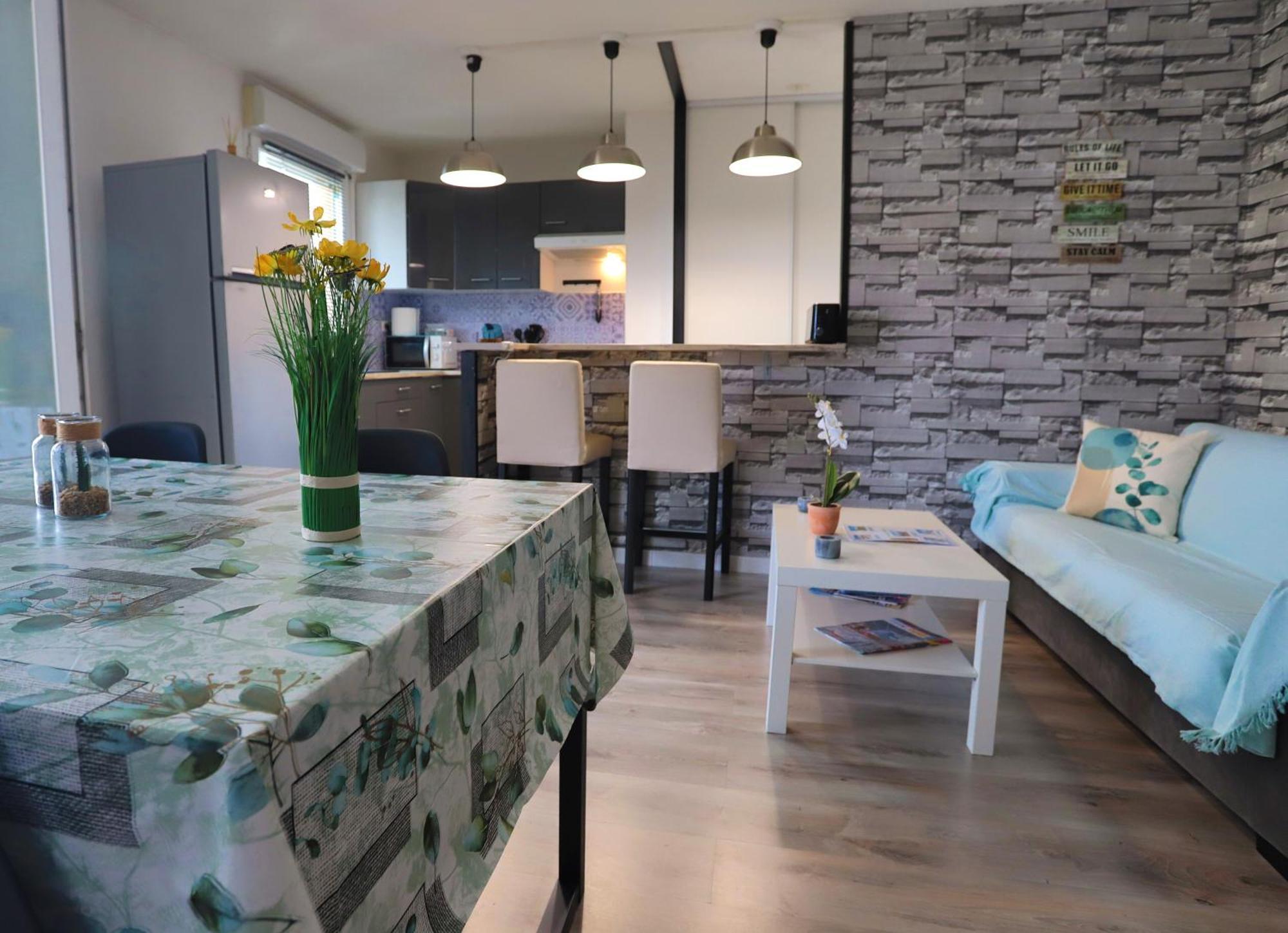 Appart T2 Dans Residence Calme Parking Prive Gratuit Miramas Extérieur photo